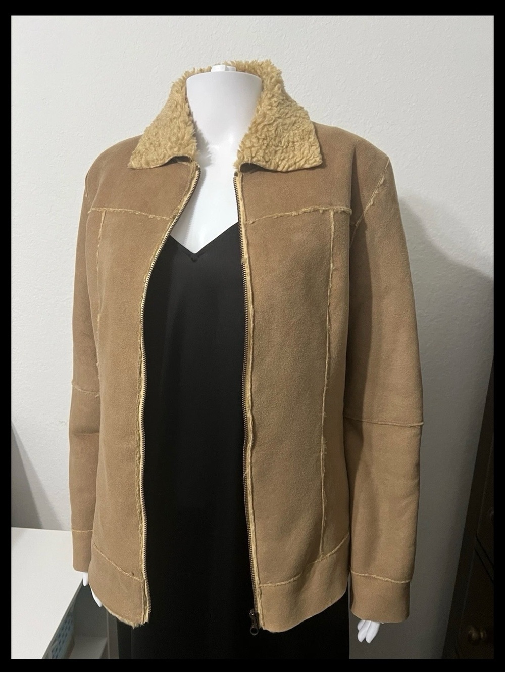 Vintage Italian Shearling Jacket – Rome 2002 – Immaculate Condition - M